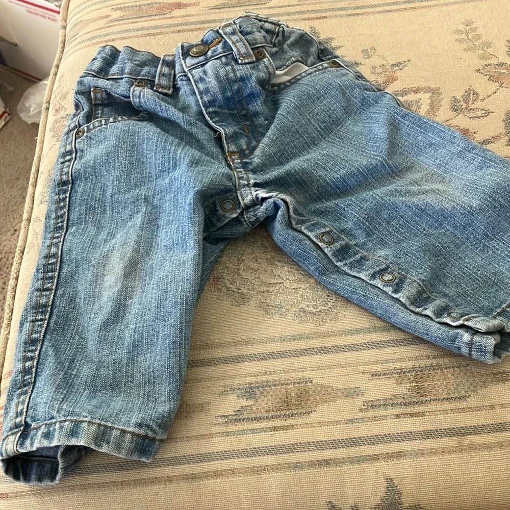 FINAL MARKDOWN Old navy jeans 6-12 months